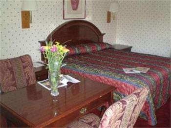 Ontario Inn & Suites