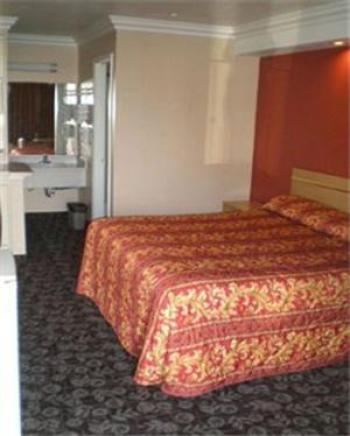 Ontario Inn & Suites